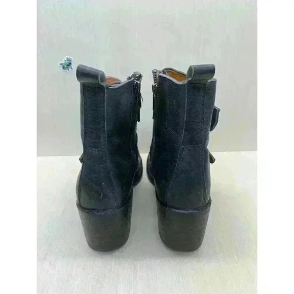 Frye Sabrina Women’s Black Distressed Leather Double Buckle Ankle Boots Size US - Picture 6 of 10